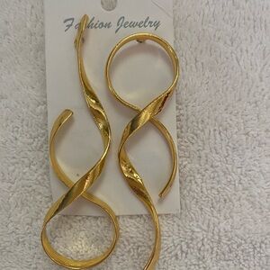 Assorted 8 Pair of Earrings Bold & Chunky Costume Jewelry